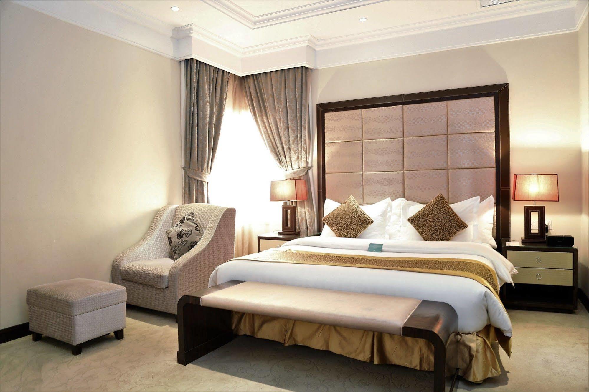 Aparthotel Boudl Kuwait Al Fahahil Kuwait City Exterior foto